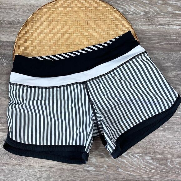 Lululemon groovy run short classic stripe - Picture 2 of 6